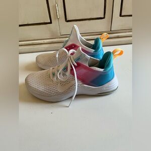 Women’s Nike Air Max Bella Shoes White Pink Blue Athletic Running size 7